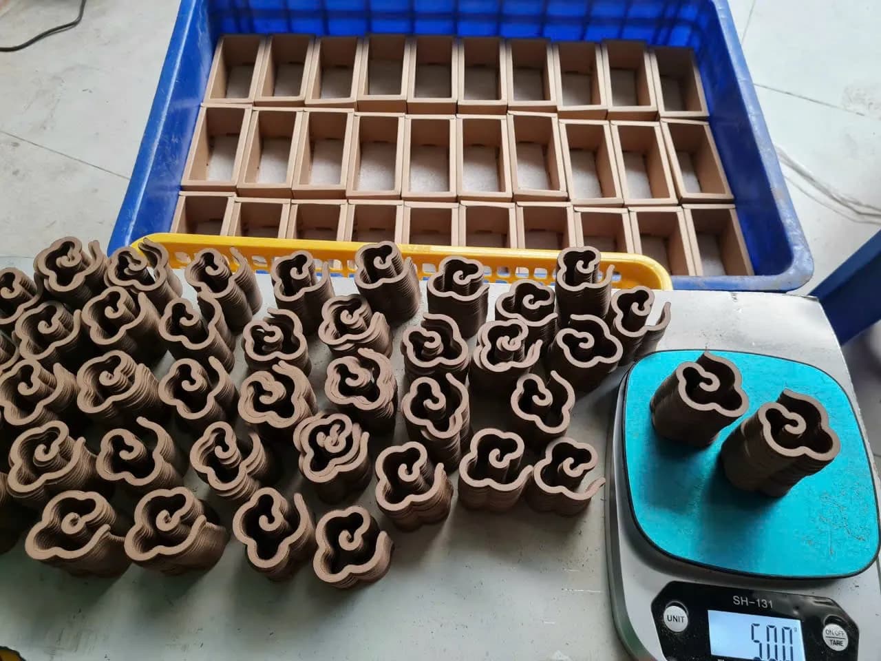 Đế xông nhang trầm vân mây nhang vòng_đế gỗ tre và lưới kim loại đường kính 7.5 cm